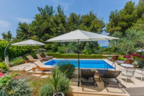 Villa Sanda - with pool